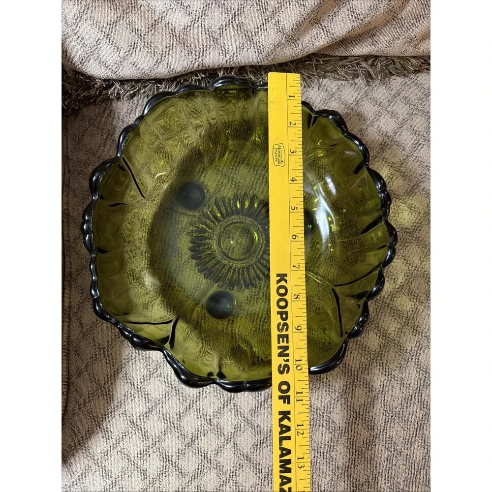 Avocado Green Indiana Glass Scalloped Sunflower Footed Serving Bowl 11